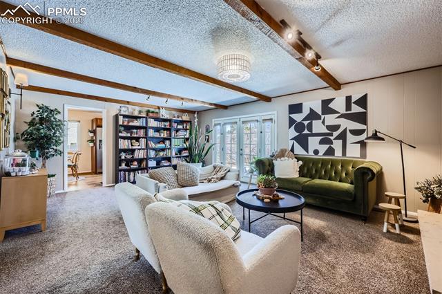 2809 Flintridge Drive