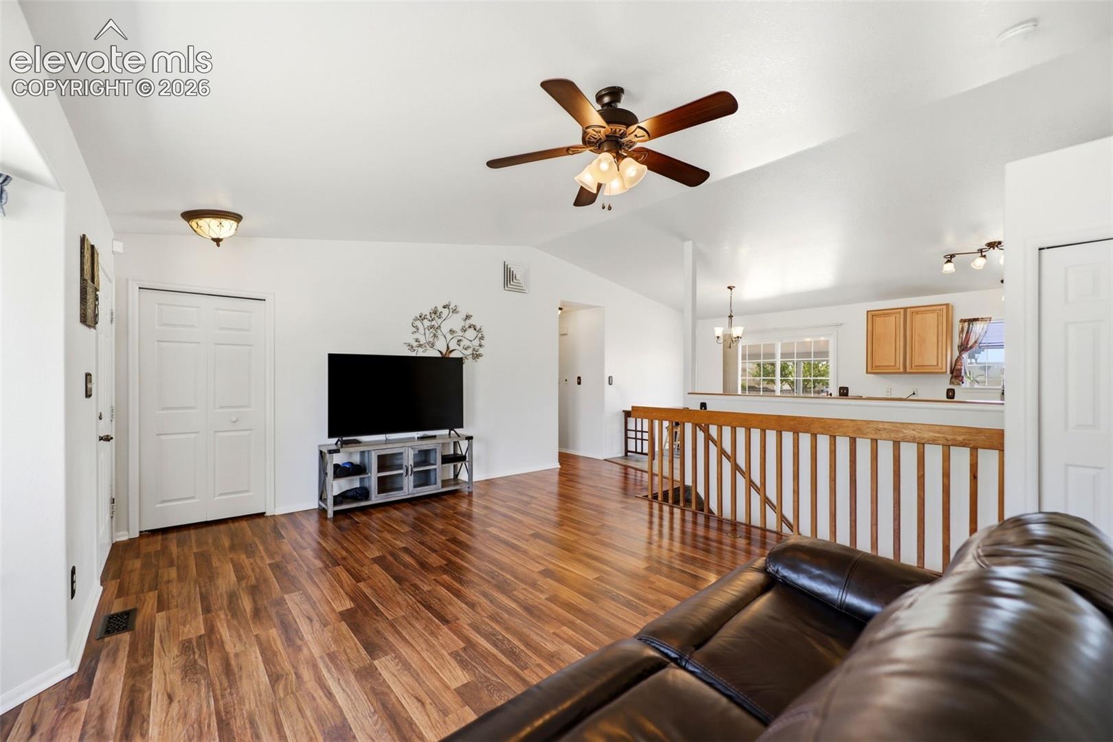 458 W Lookout Drive