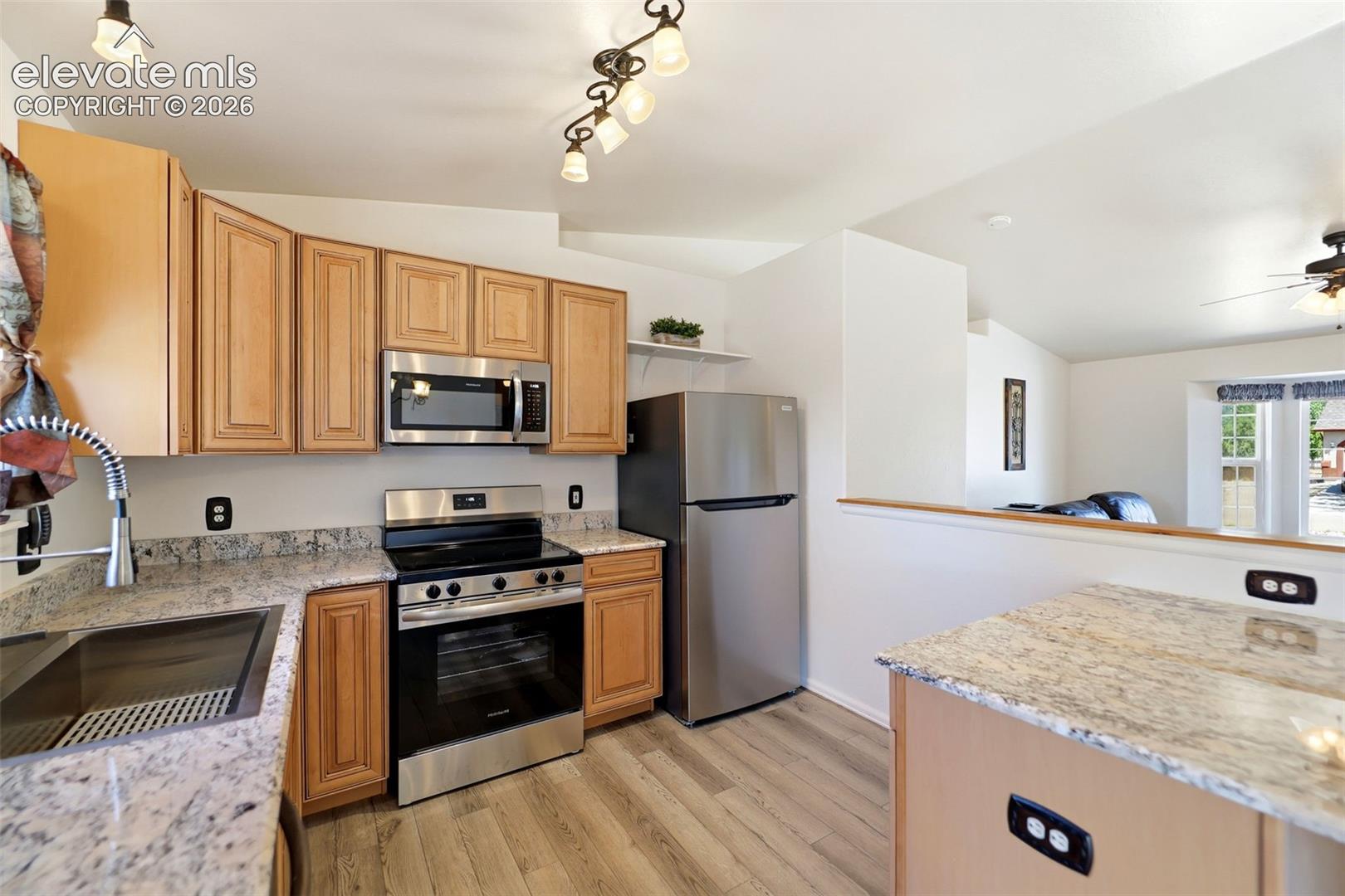 458 W Lookout Drive