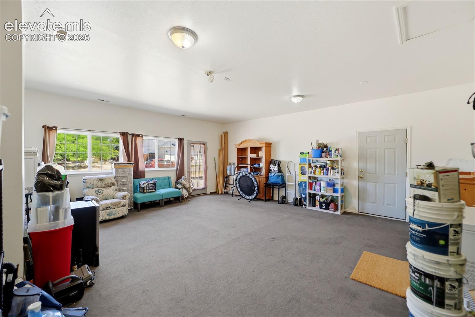 458 W Lookout Drive