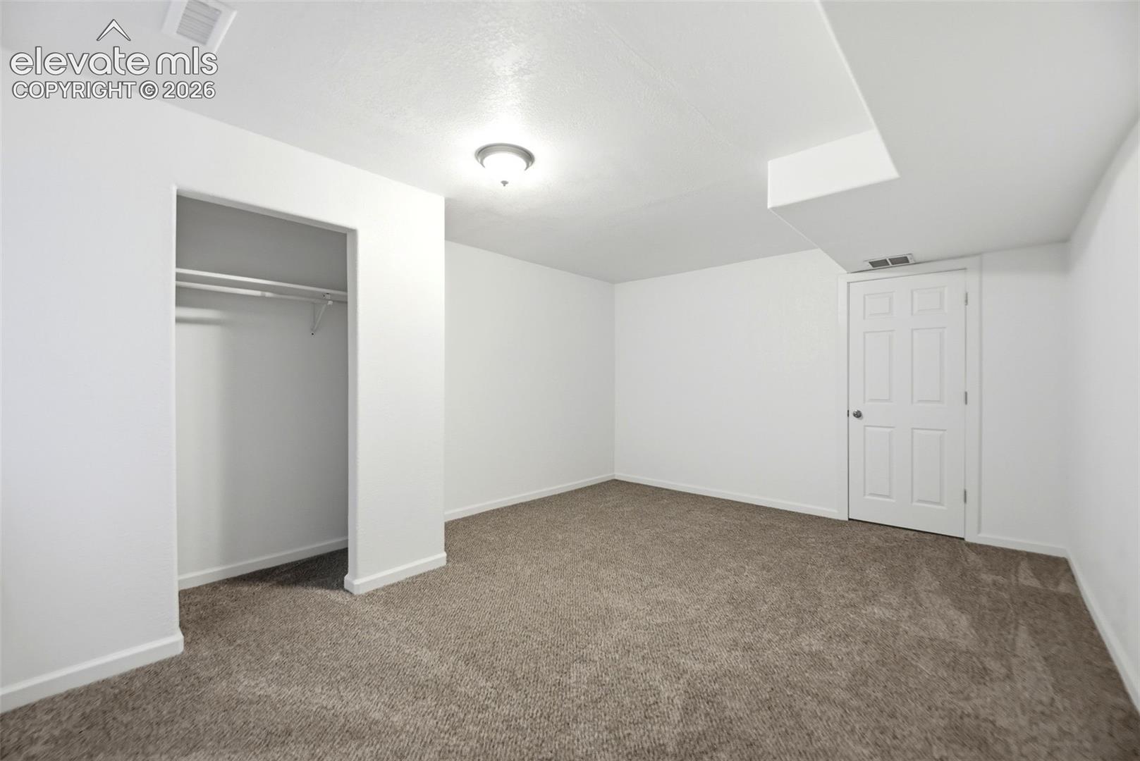 458 W Lookout Drive