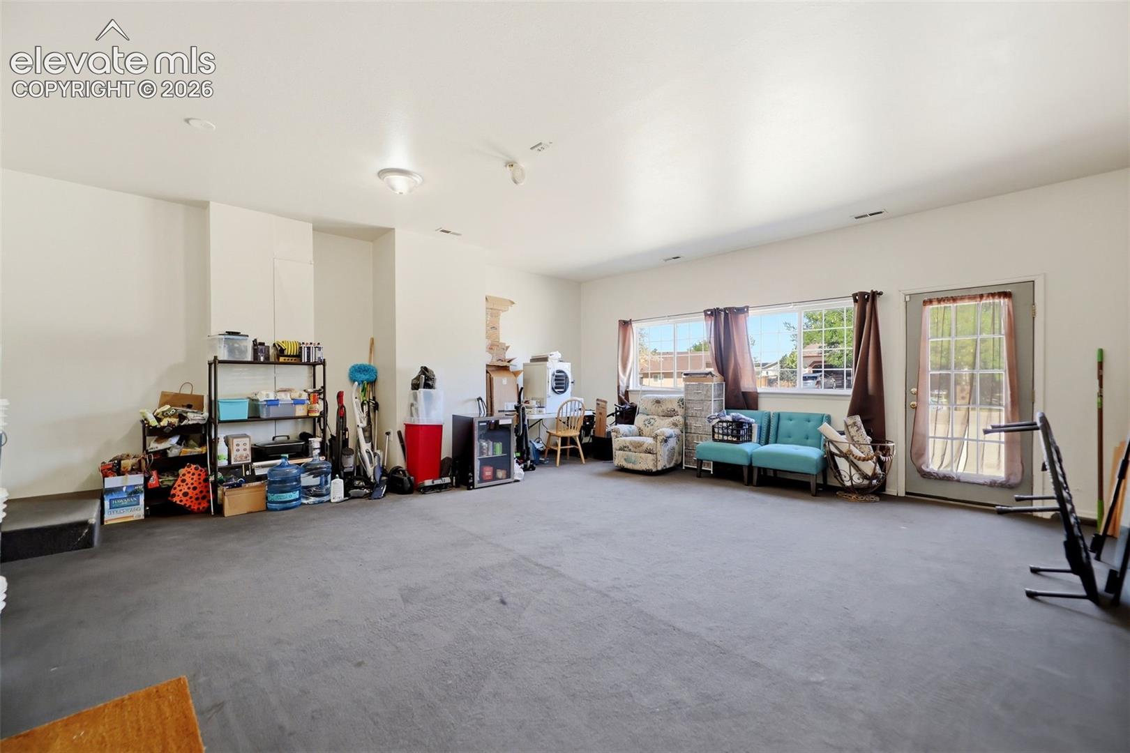 458 W Lookout Drive
