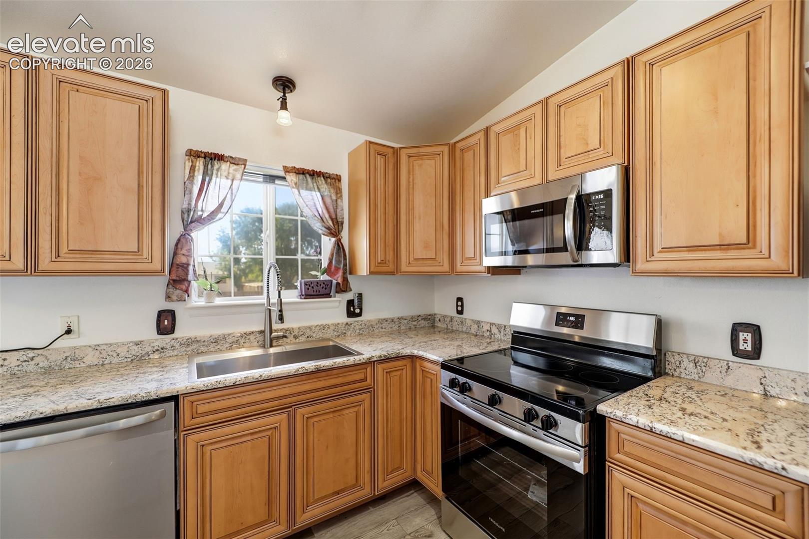 458 W Lookout Drive