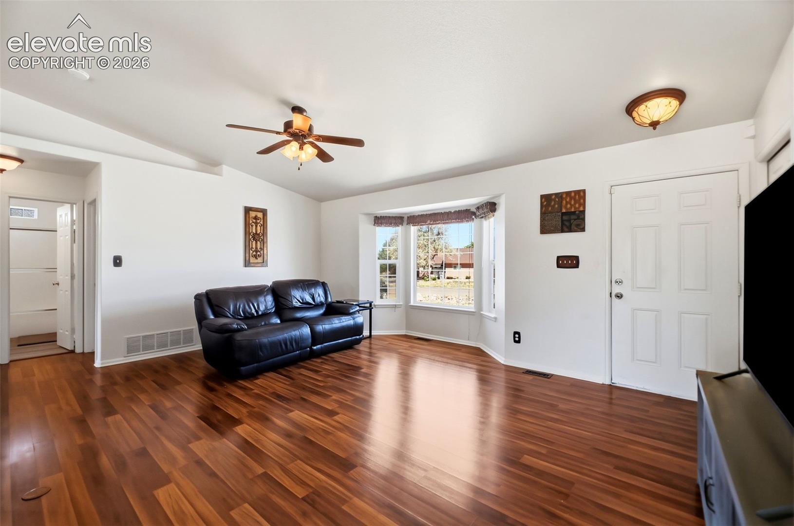 458 W Lookout Drive