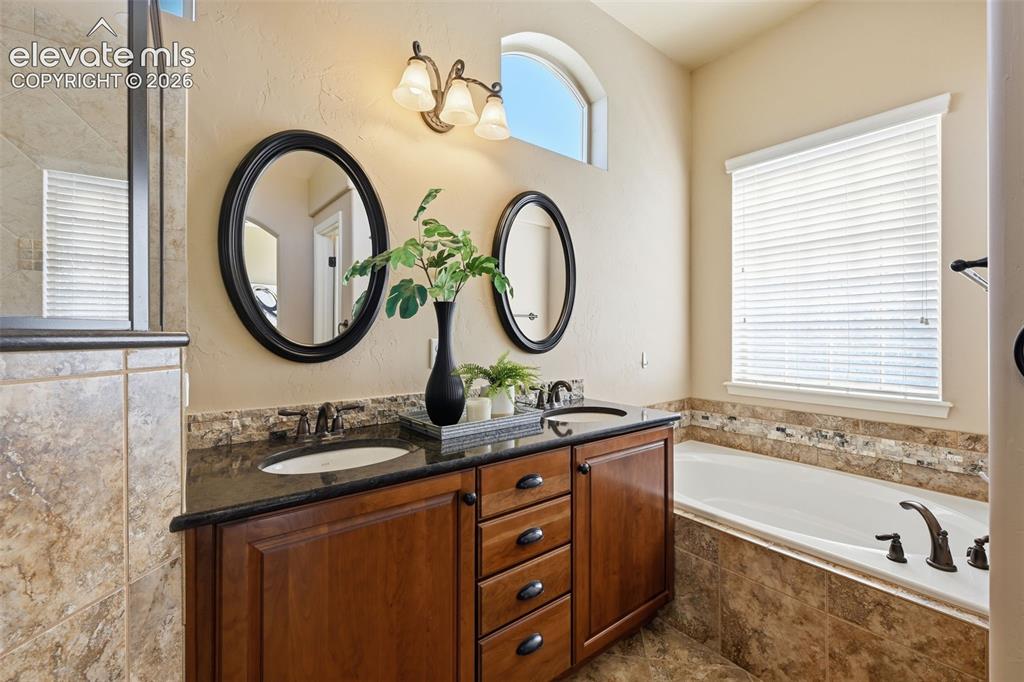13184 Cake Bread Heights