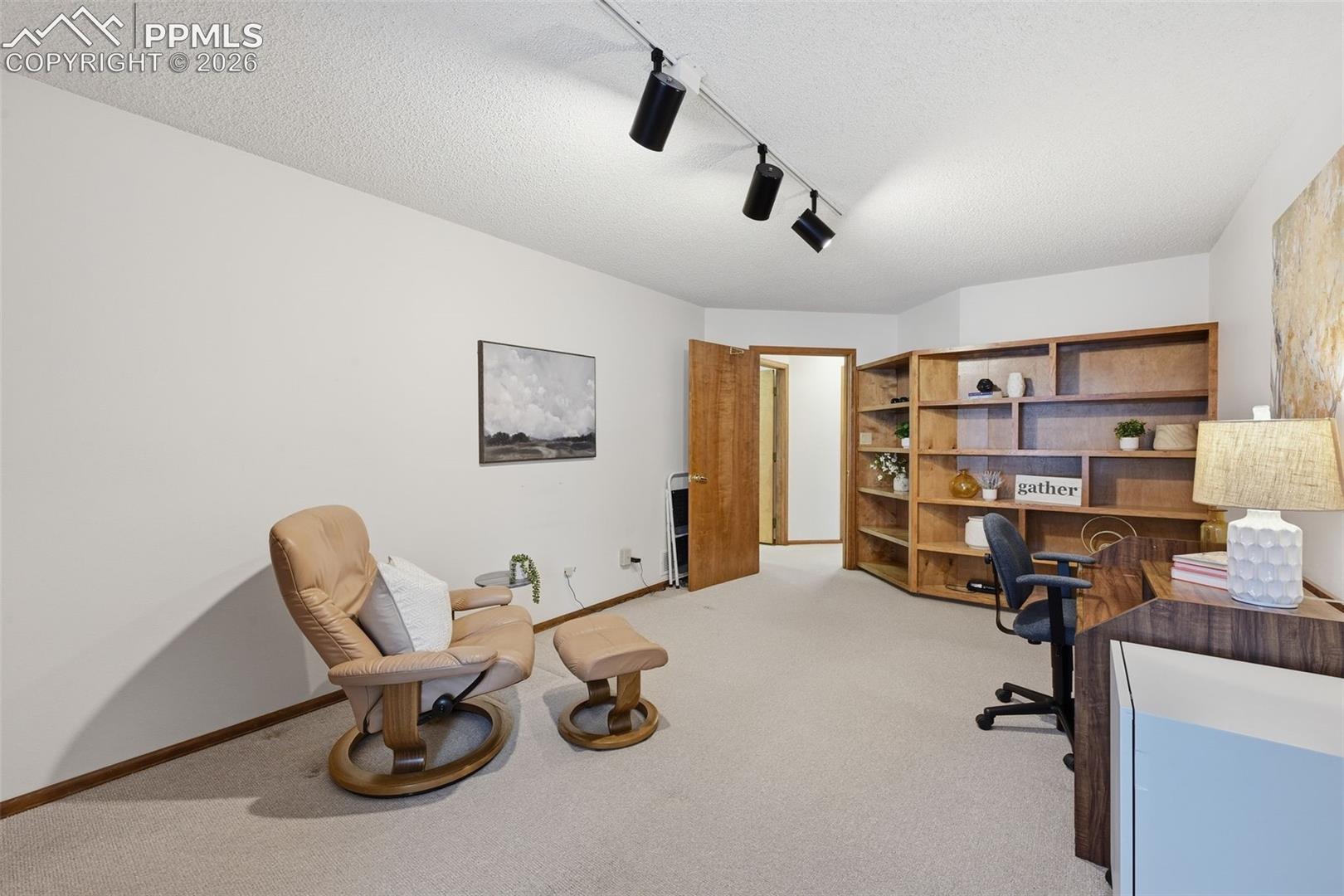 18475 Lake Drive