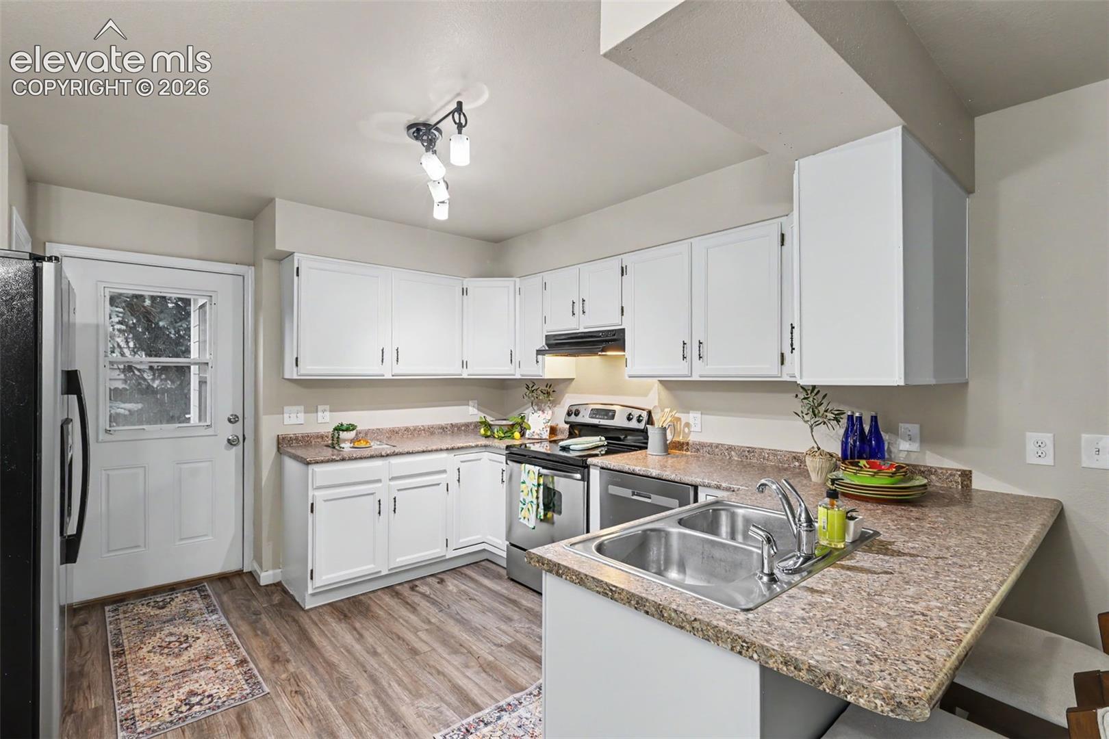908 Dancing Horse Drive