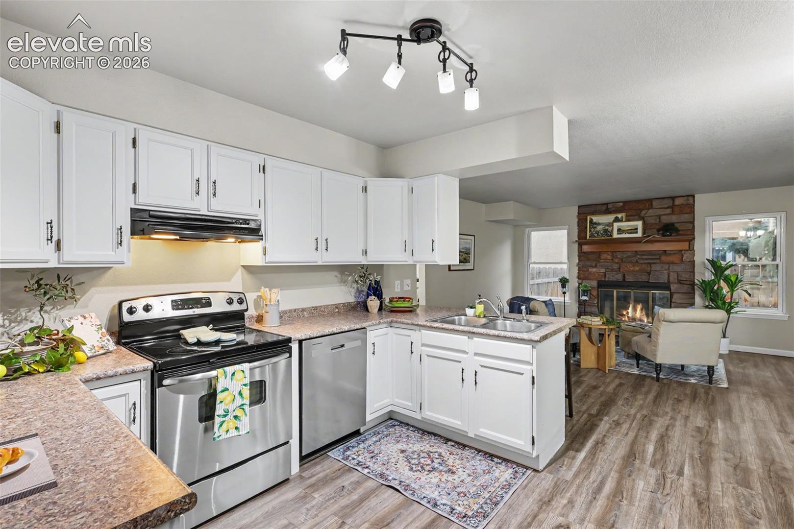 908 Dancing Horse Drive