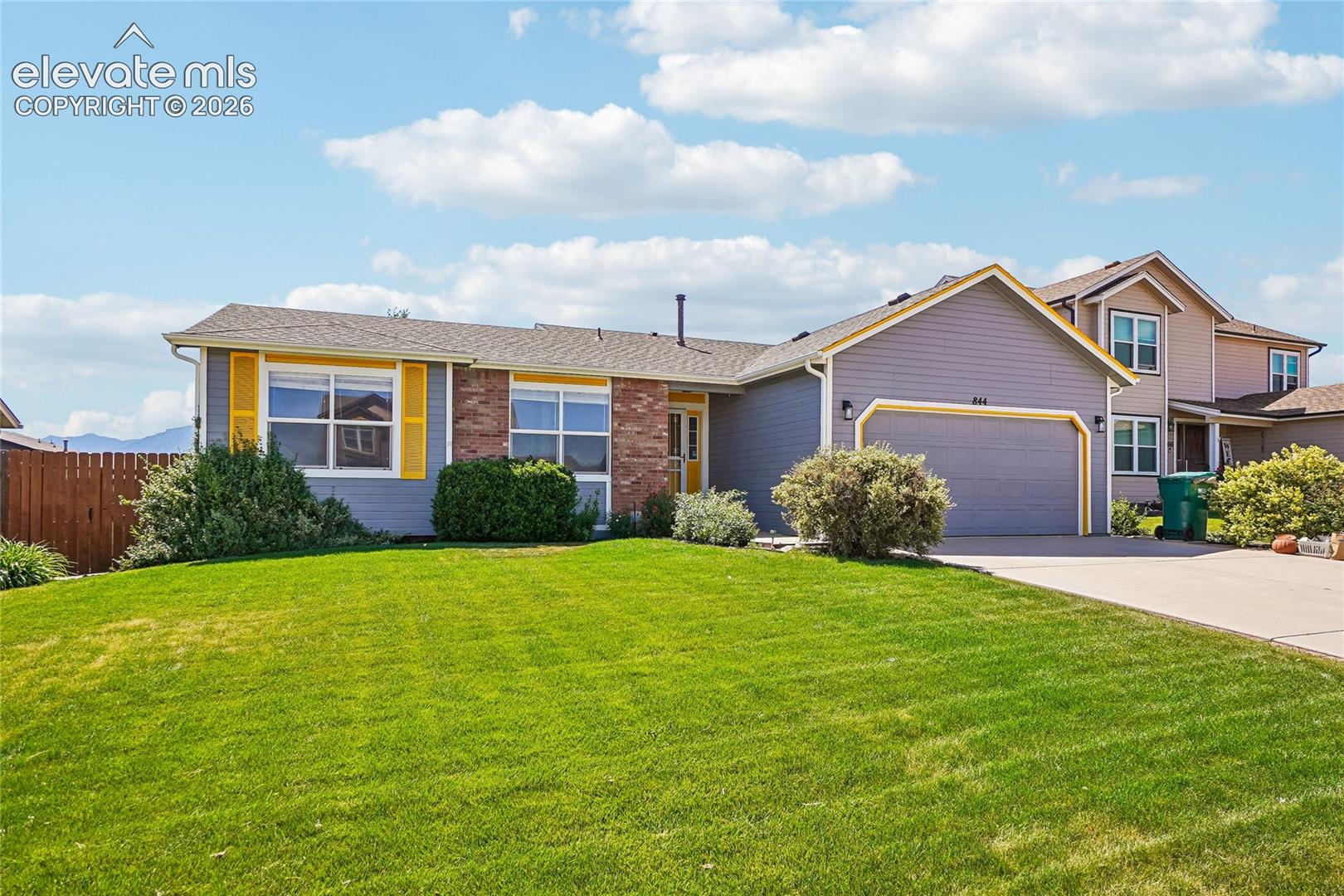 844 Foxwood Drive