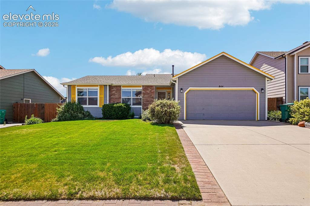 844 Foxwood Drive