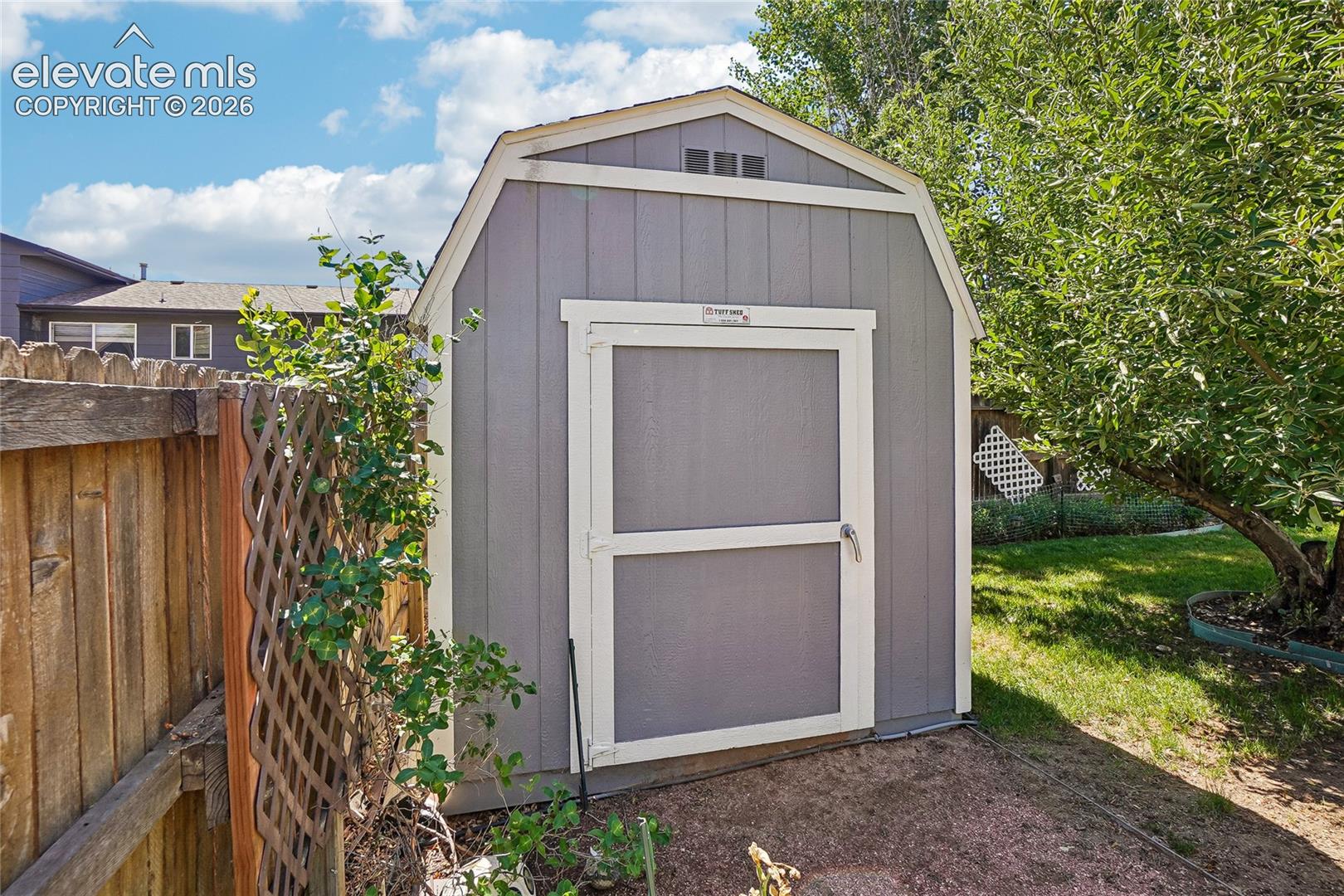 844 Foxwood Drive
