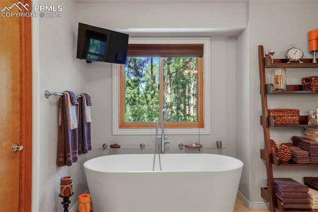 20085 Lost Arrowhead Drive