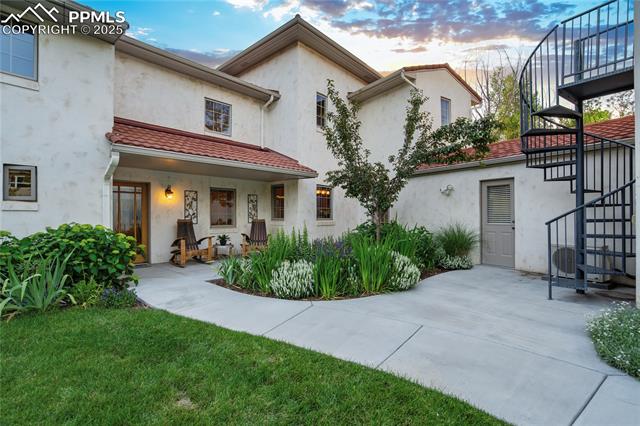 1932 El Parque Street