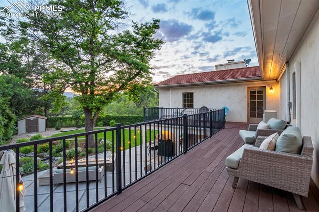 1932 El Parque Street