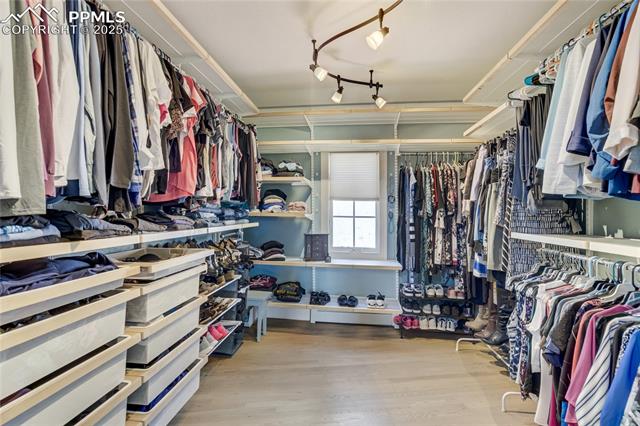 1932 El Parque Street