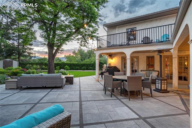 1932 El Parque Street