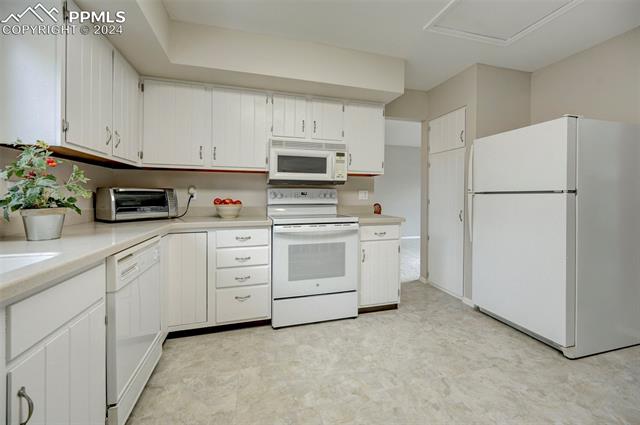 5617 E Old Farm Circle