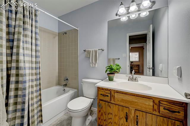 5617 E Old Farm Circle