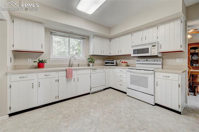 5617 E Old Farm Circle