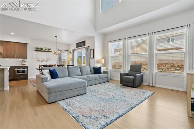 6568 Cumbre Vista Way