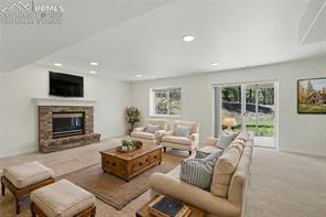 635 Kings Deer Point