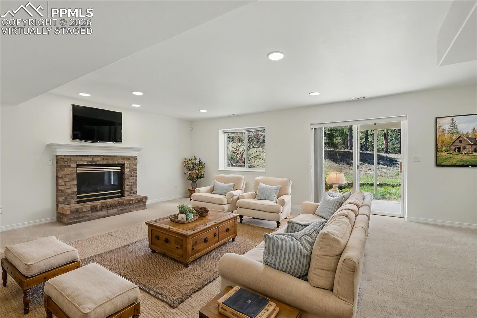 635 Kings Deer Point