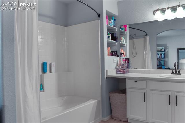 7649 Grand Fir Point