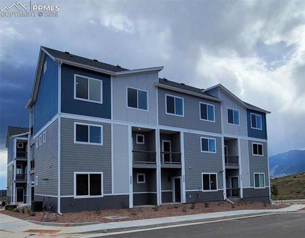2794 Soleil Heights