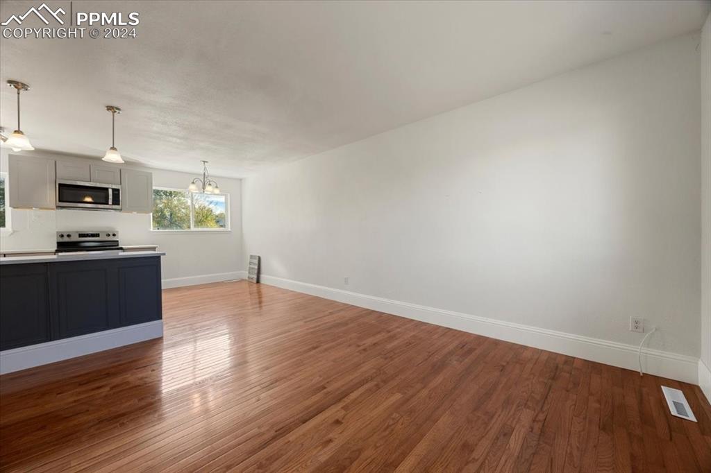 3325 Calaveras Way