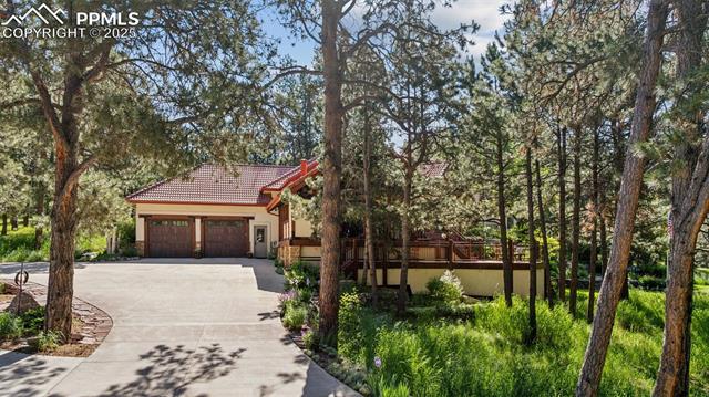 18585 Arrowwood Drive