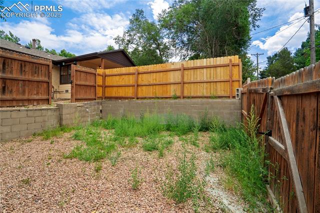 1120 N Logan Avenue