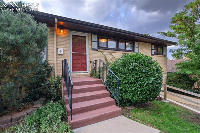 1120 N Logan Avenue