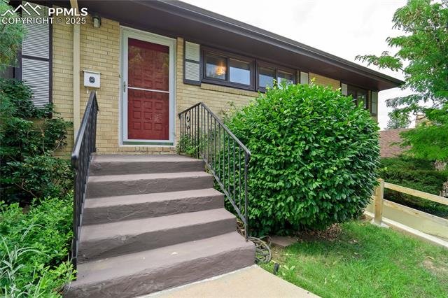 1120 N Logan Avenue