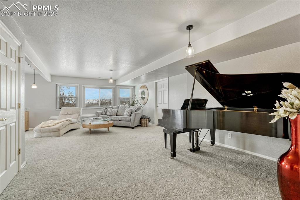 122 Luxury Lane