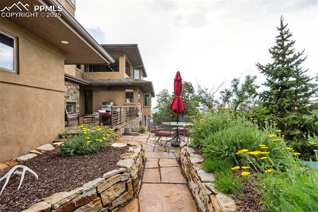 2455 Stratton Forest Heights