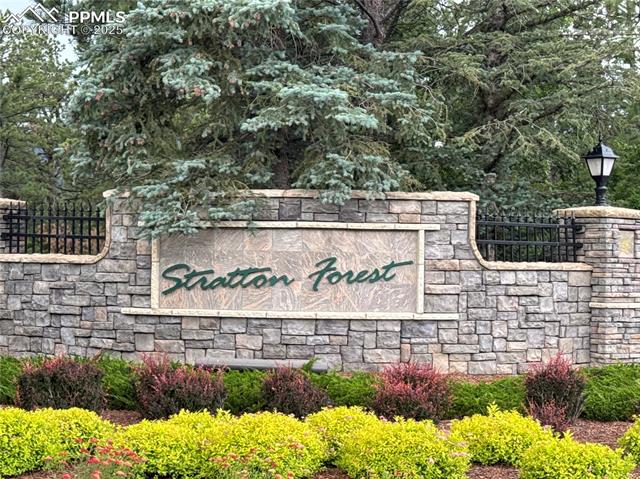 2455 Stratton Forest Heights