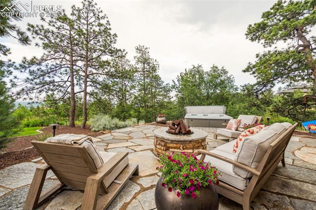 2455 Stratton Forest Heights