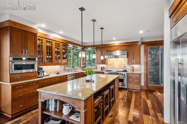 2455 Stratton Forest Heights