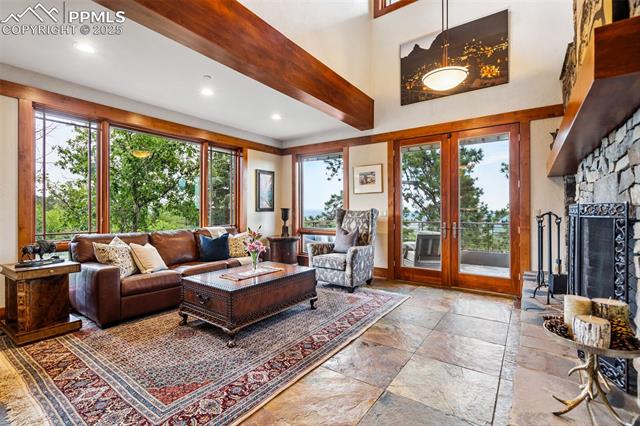 2455 Stratton Forest Heights