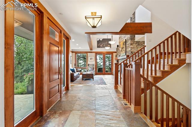 2455 Stratton Forest Heights
