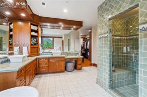 2455 Stratton Forest Heights