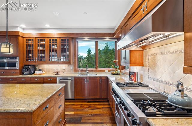 2455 Stratton Forest Heights