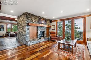 2455 Stratton Forest Heights