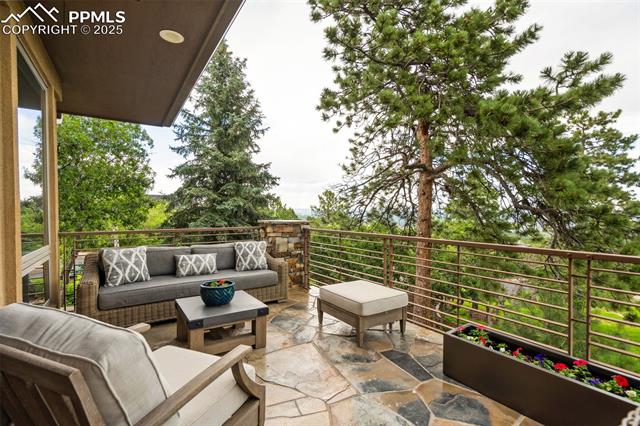 2455 Stratton Forest Heights