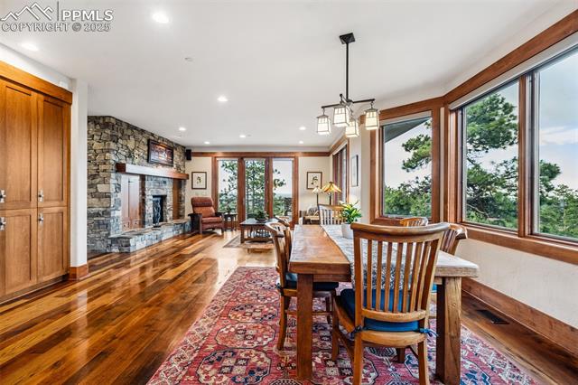 2455 Stratton Forest Heights