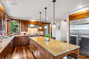 2455 Stratton Forest Heights