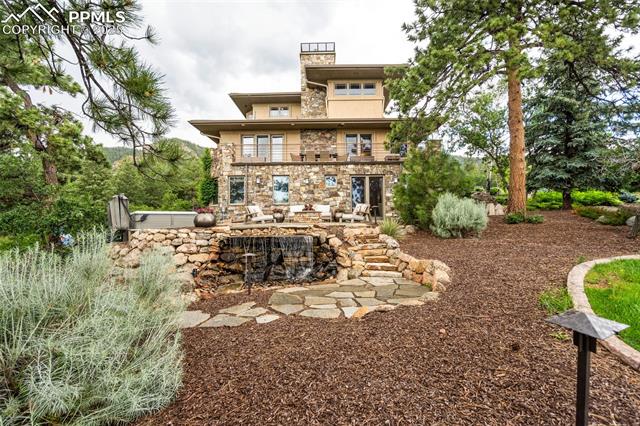 2455 Stratton Forest Heights