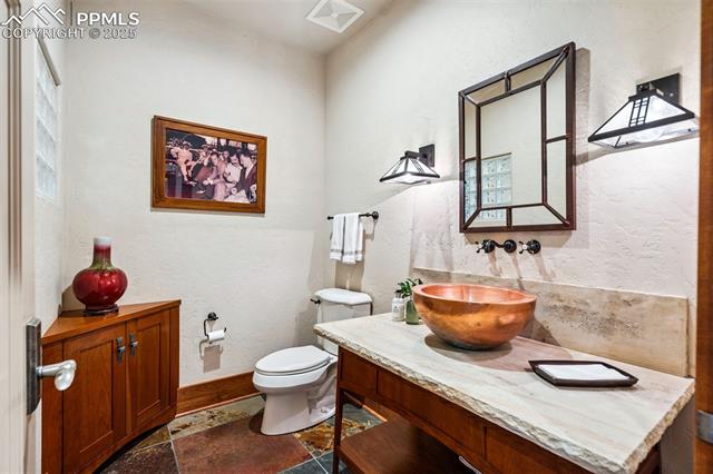 2455 Stratton Forest Heights