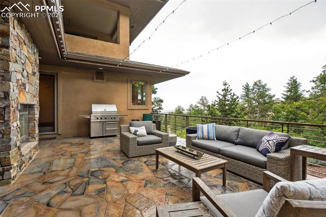 2455 Stratton Forest Heights