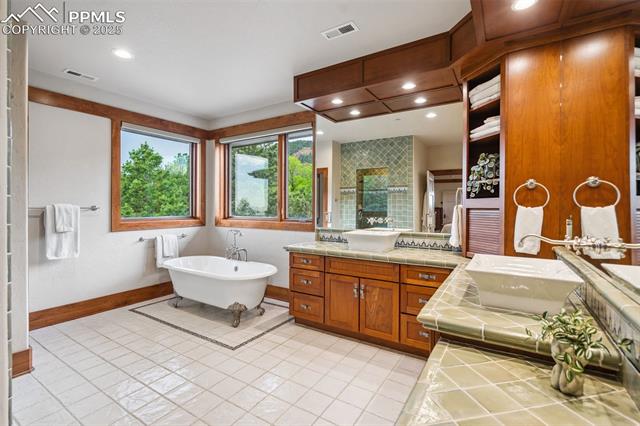 2455 Stratton Forest Heights